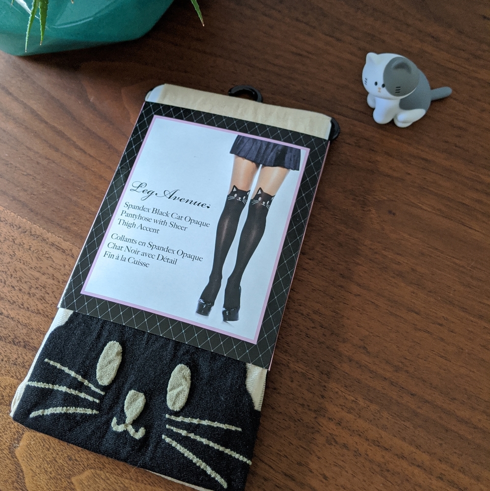 nwt leg avenue cat face tights